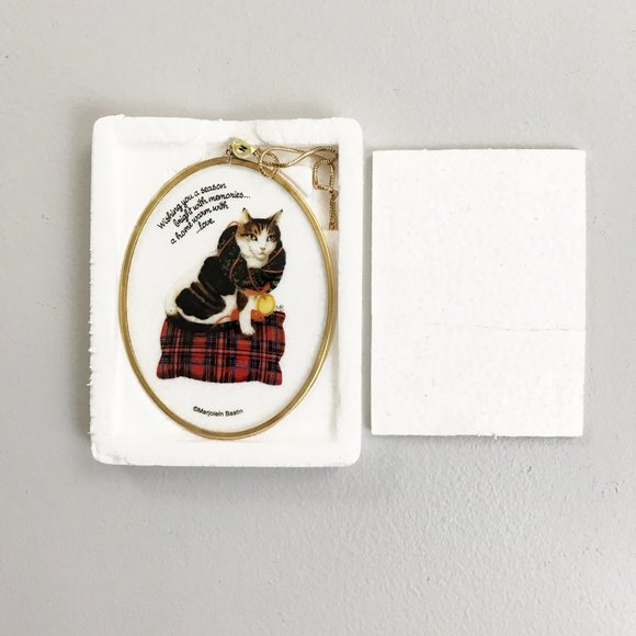 MARJOLEIN BASTIN Cozy Cat Christmas Ornament VTG 1997 Glass Light Catcher w/Box - Picture 4 of 8